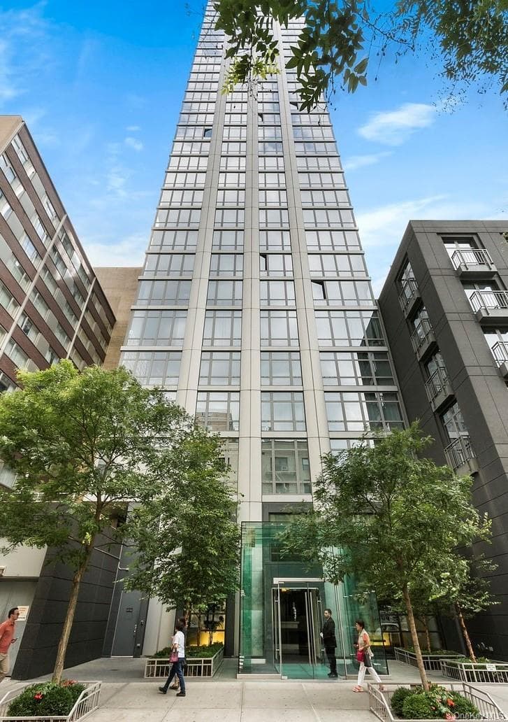 310 W 52nd Street Unit: 35A, New York (manhattan)