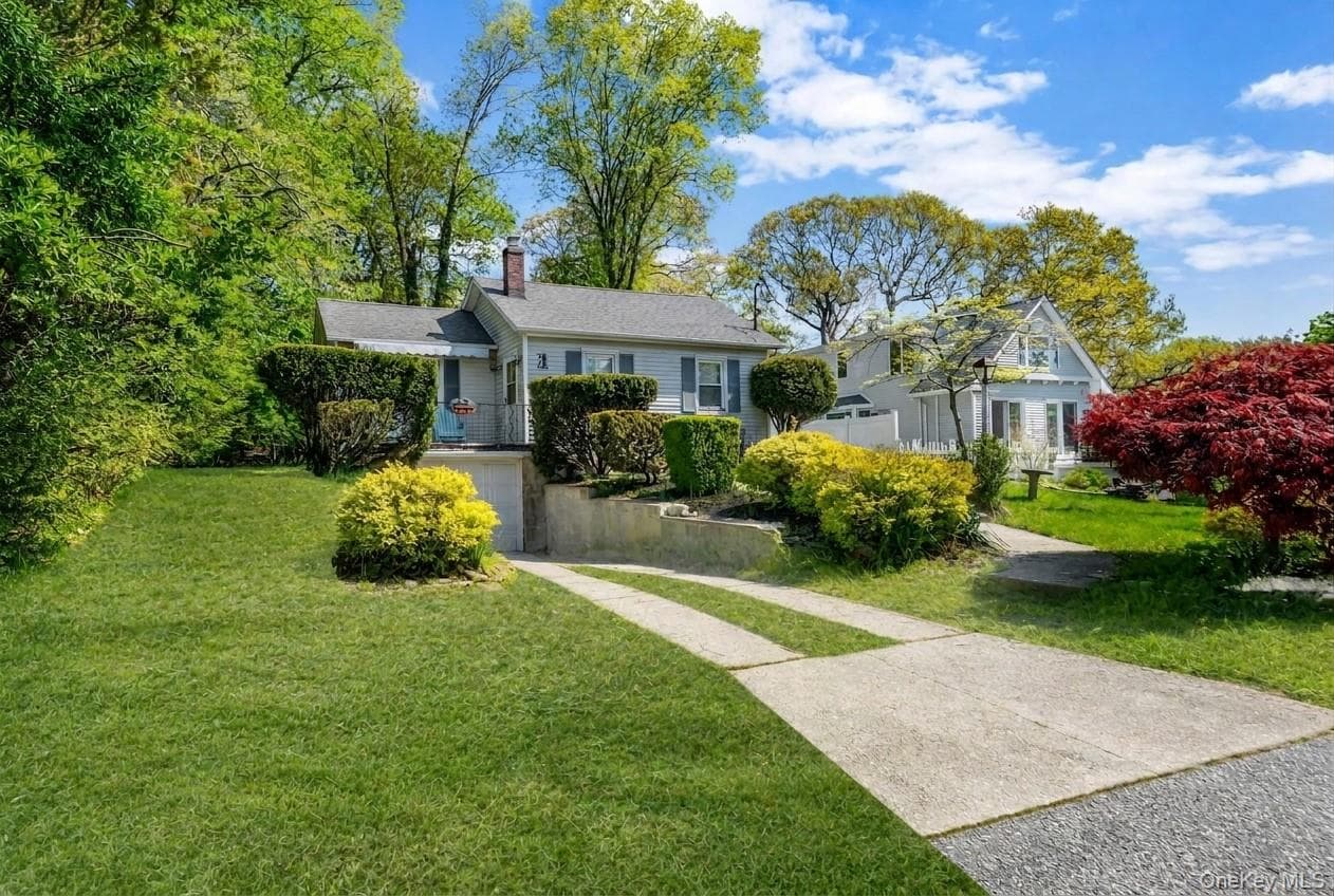 24 Locust Road, Wading River
