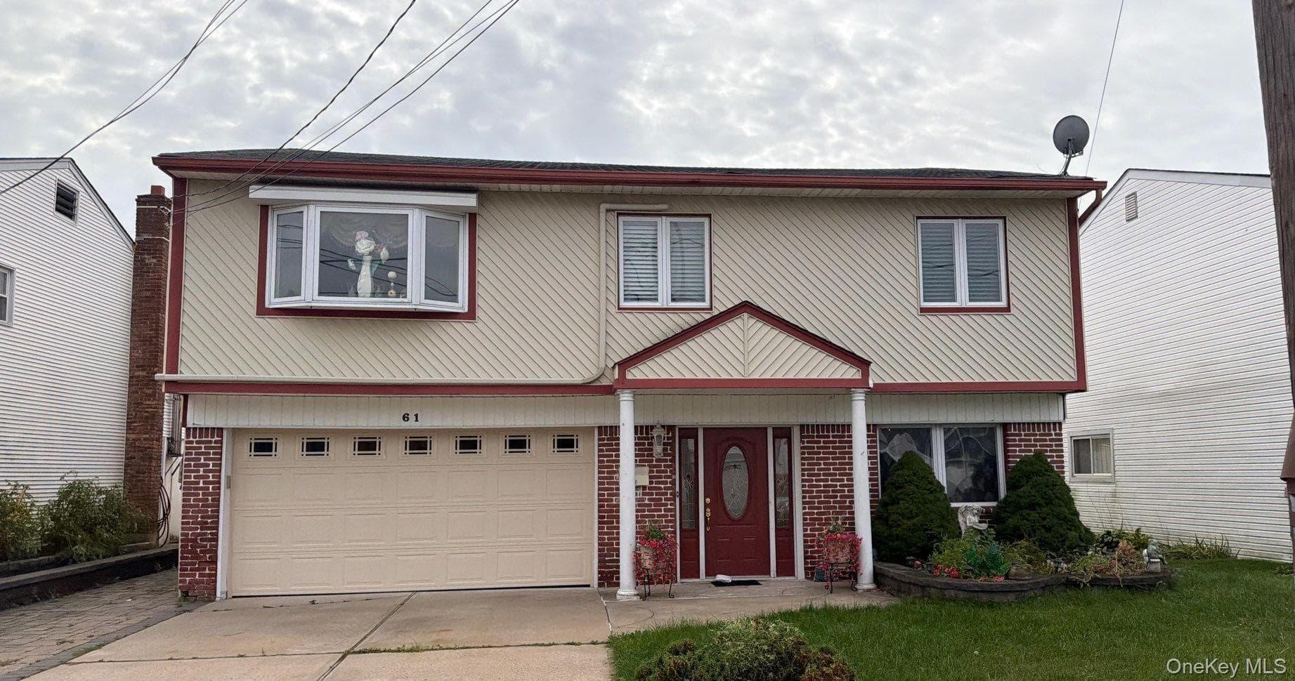 61 Morton Avenue, Freeport