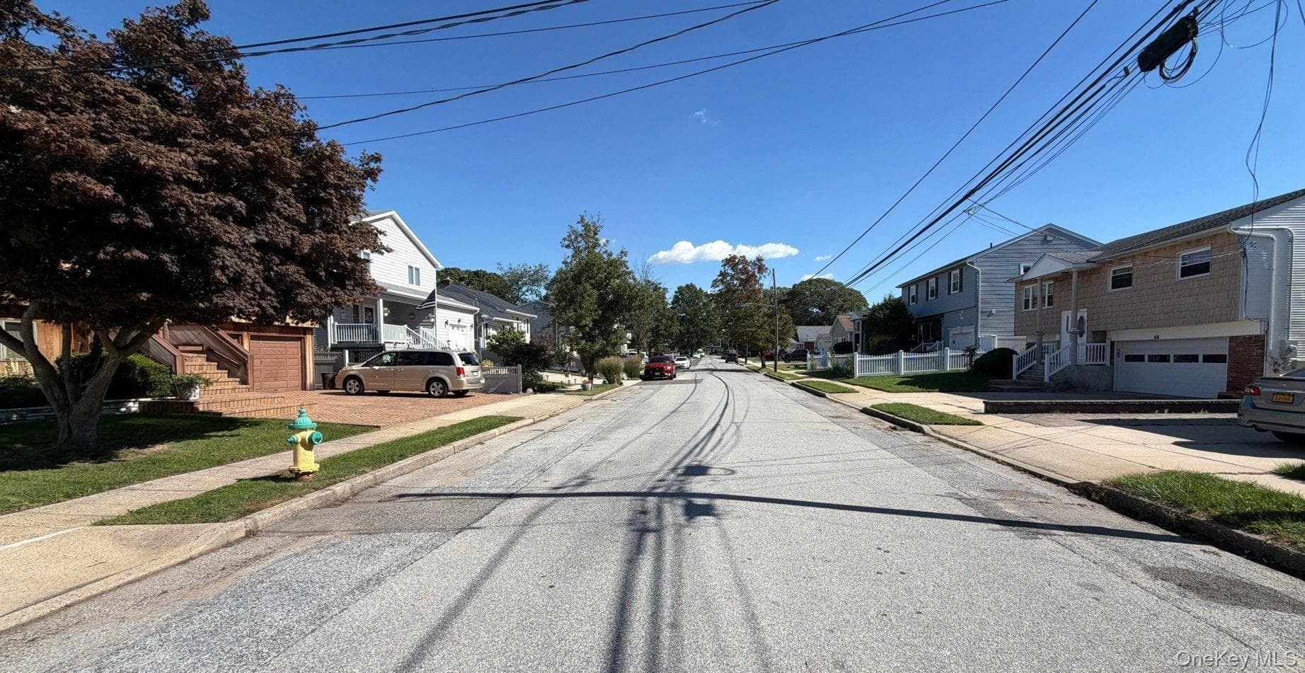 61 Morton Avenue thumbnail 2