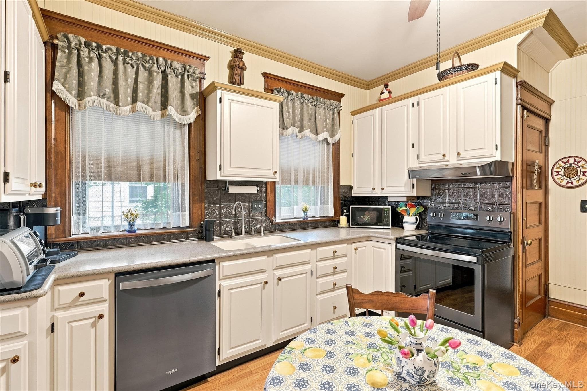 349 Albany Avenue thumbnail 12