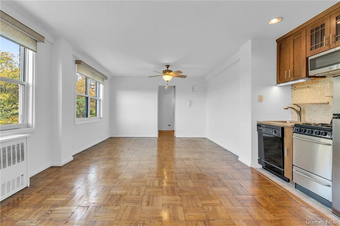 3935 Blackstone Avenue Unit: 5K thumbnail 6