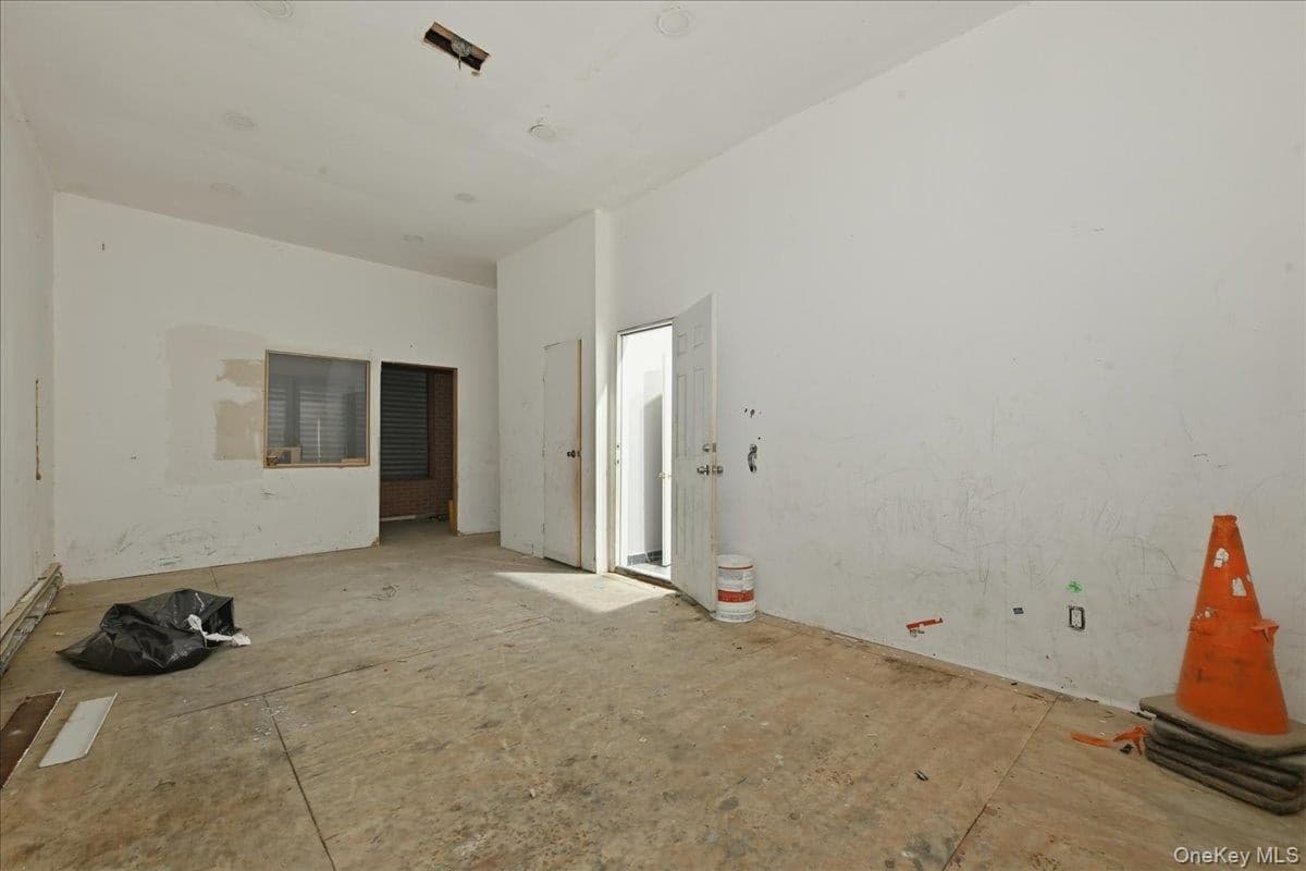 12610 Jamaica Avenue thumbnail 14