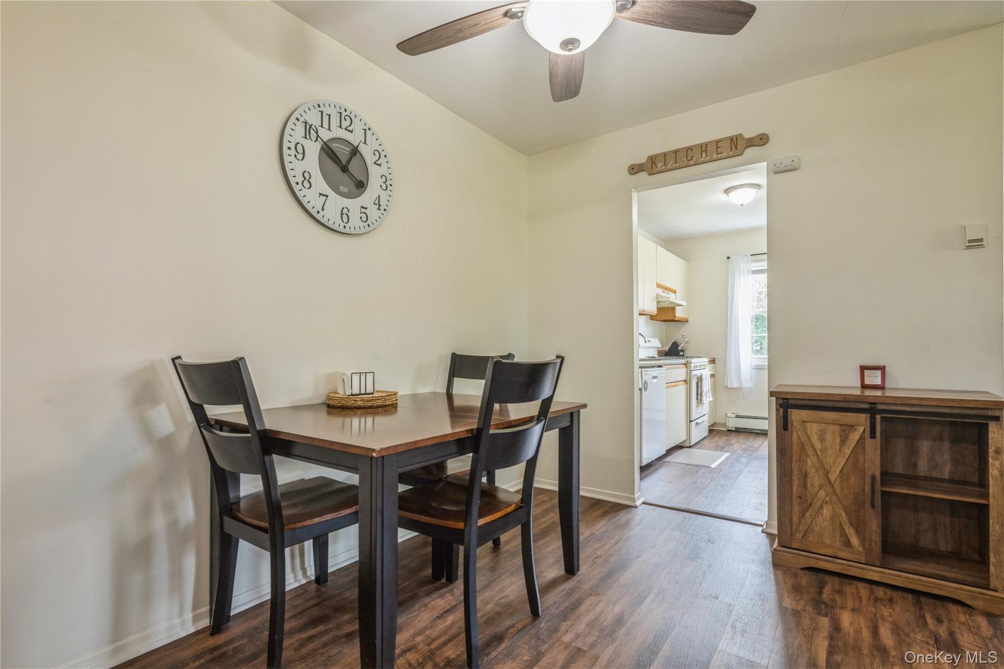 460 Old Town Road Unit: 8J thumbnail 7