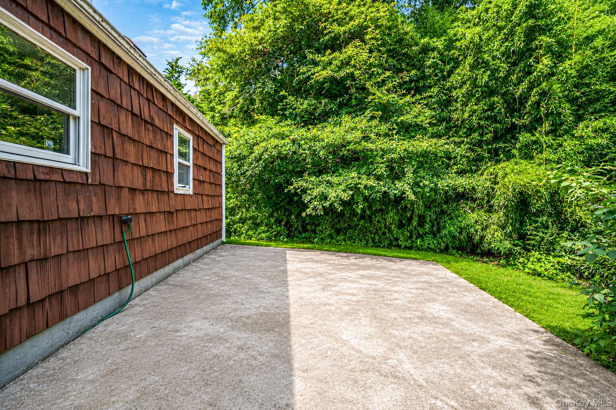 893 Gardiner Drive thumbnail 7