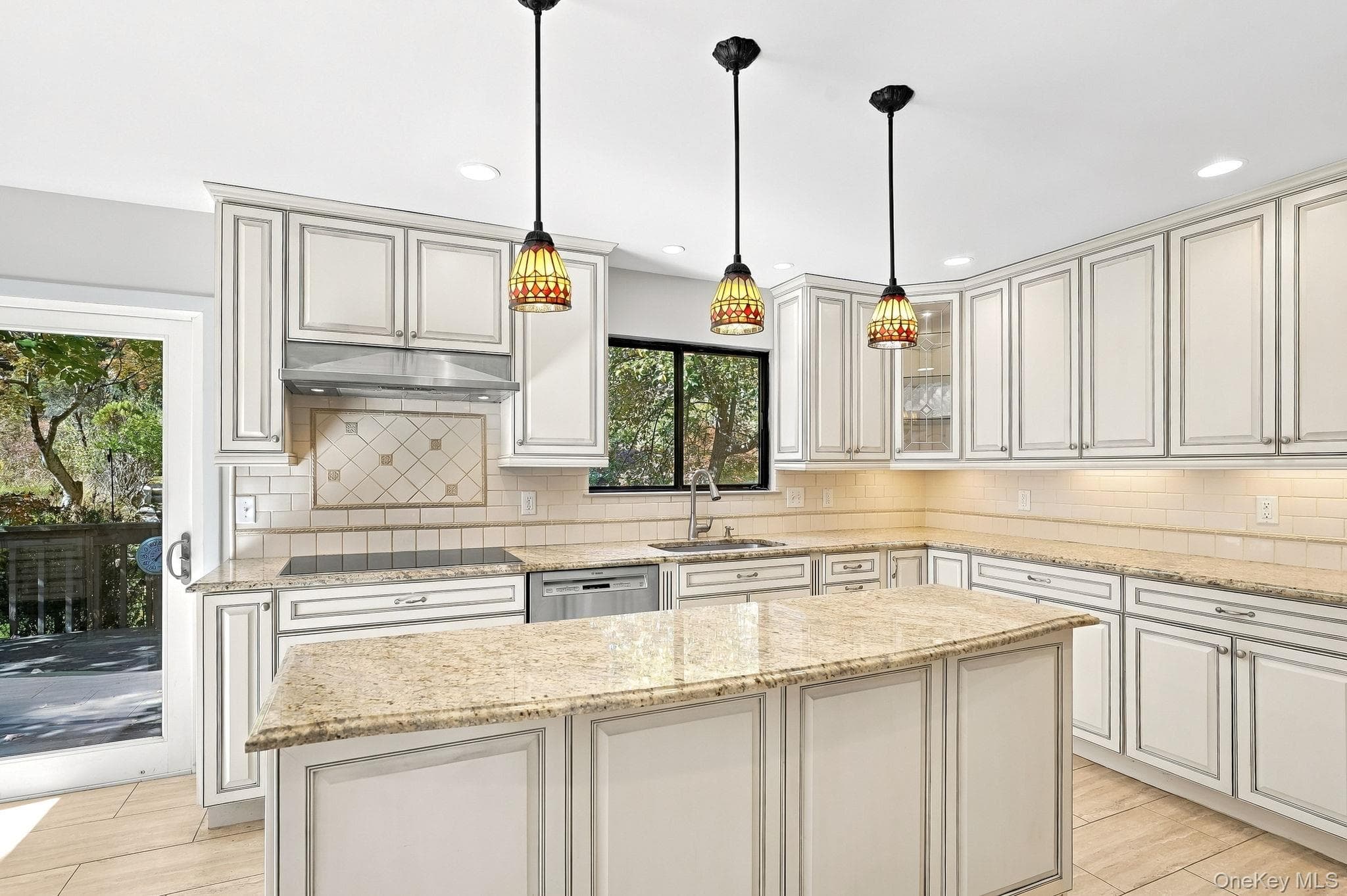 8 Cobbling Rock Drive thumbnail 21