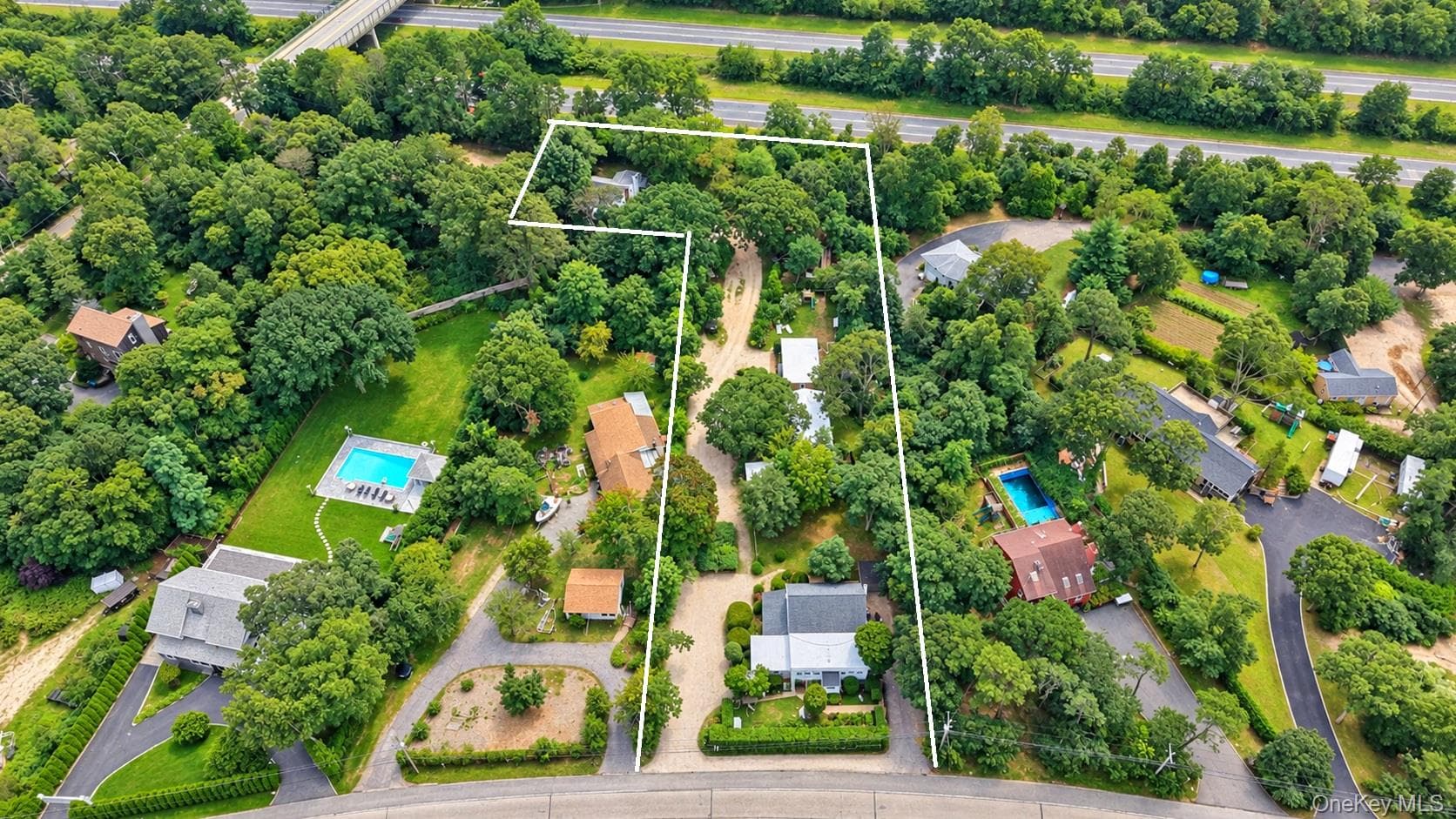 92 North Road, Hampton Bays