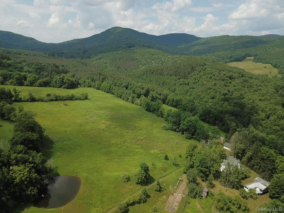 109 Mary Smith Hill Road thumbnail 5