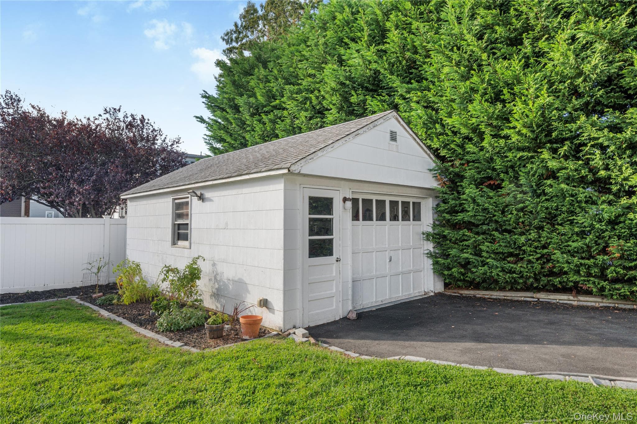2450 Mermaid Avenue thumbnail 9