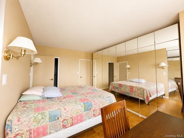 27110 Grand Central Parkway Unit: 15Q thumbnail 14