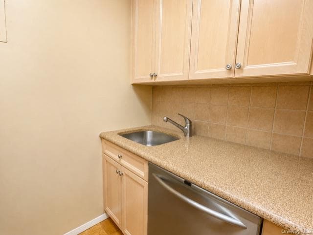 27110 Grand Central Parkway Unit: 15Q thumbnail 8