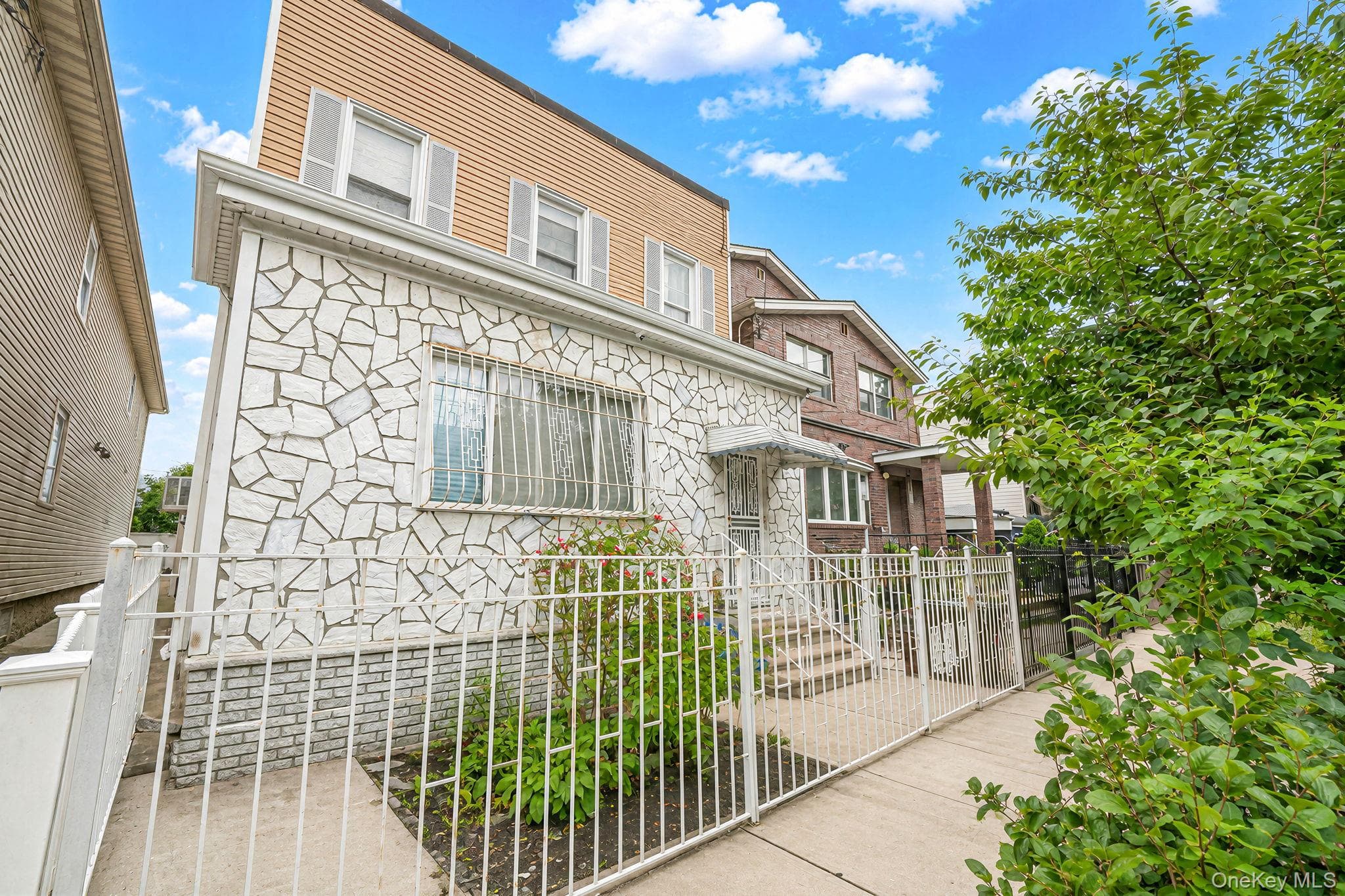 105 Hale Avenue thumbnail 3