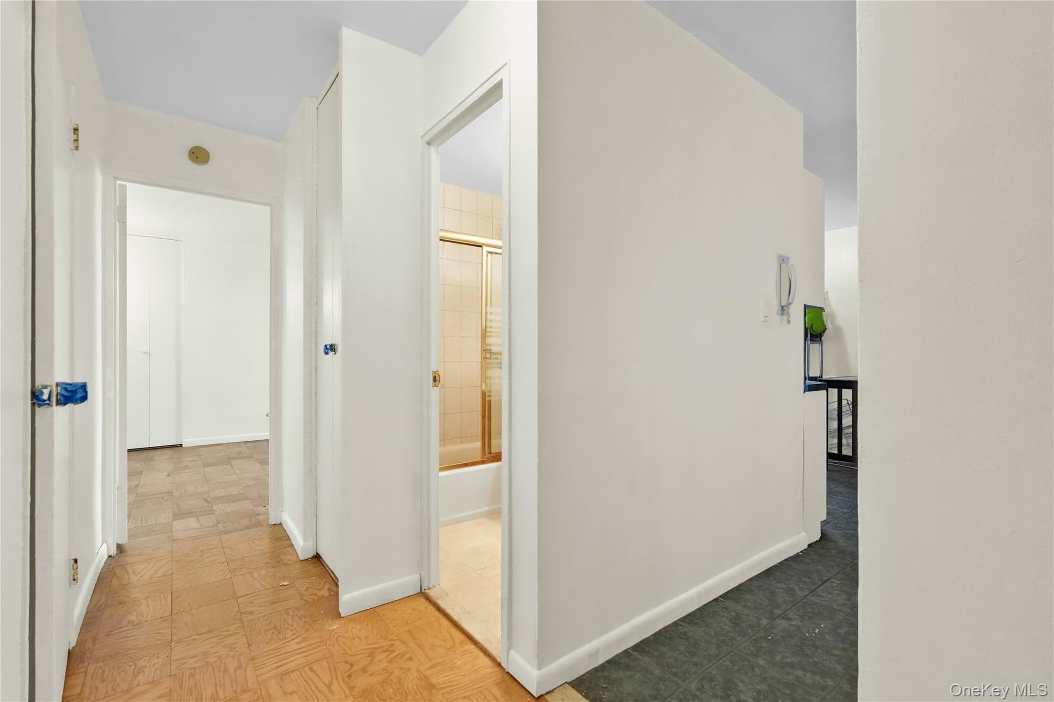 6120 Grand Central Parkway Unit: B605 thumbnail 7