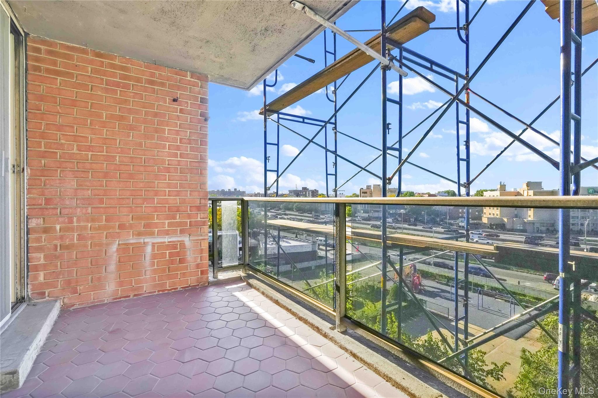 6120 Grand Central Parkway Unit: B605 thumbnail 20