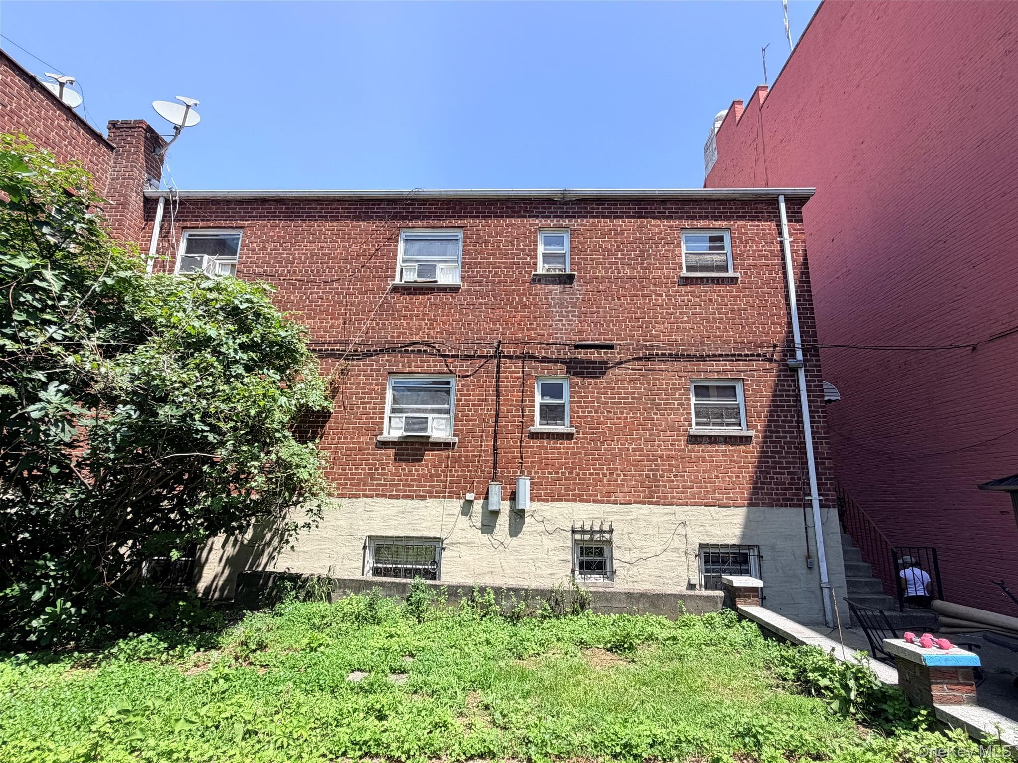 1849 White Plains Road thumbnail 26