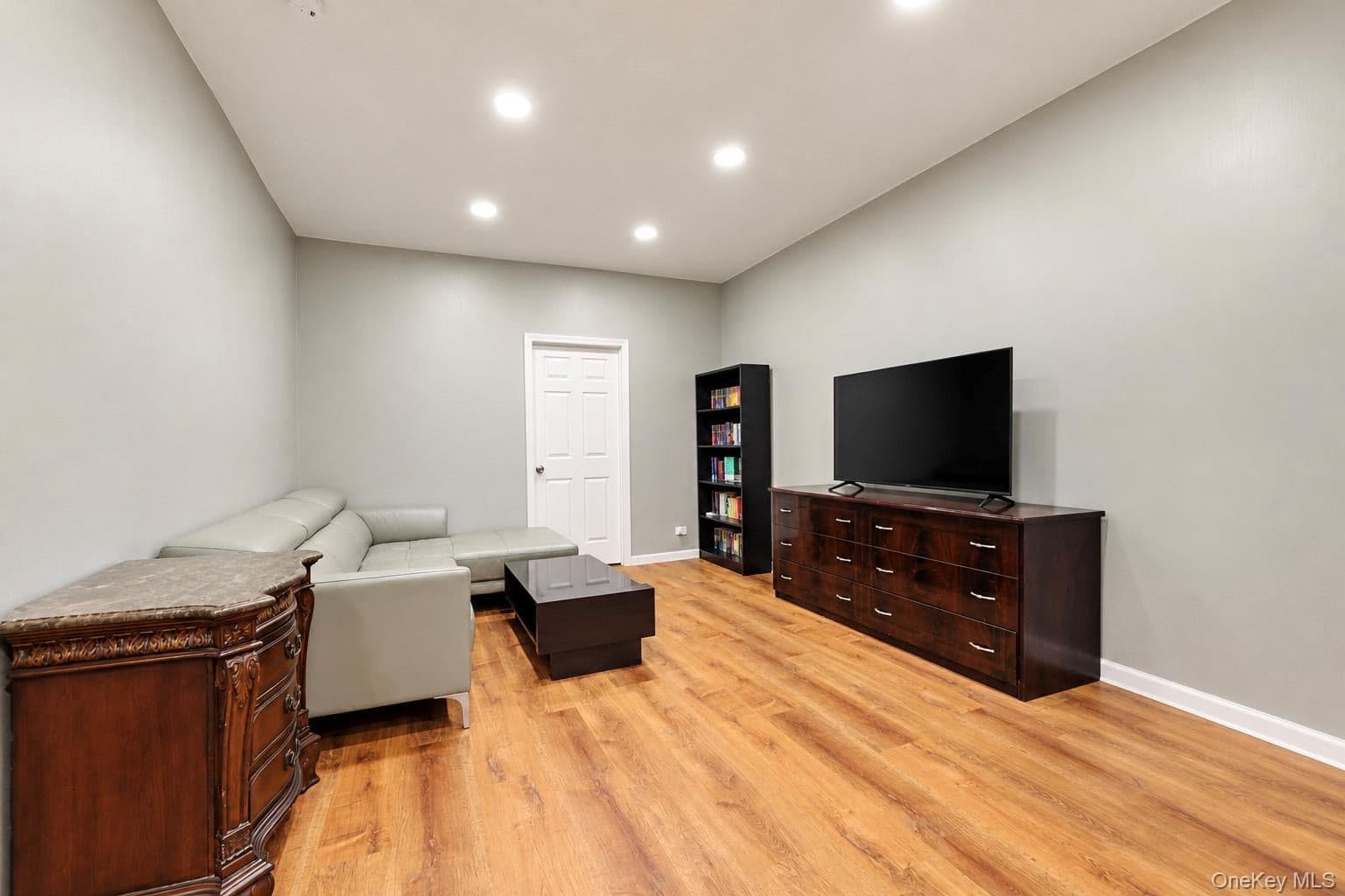 1855 Gleason Avenue thumbnail 24