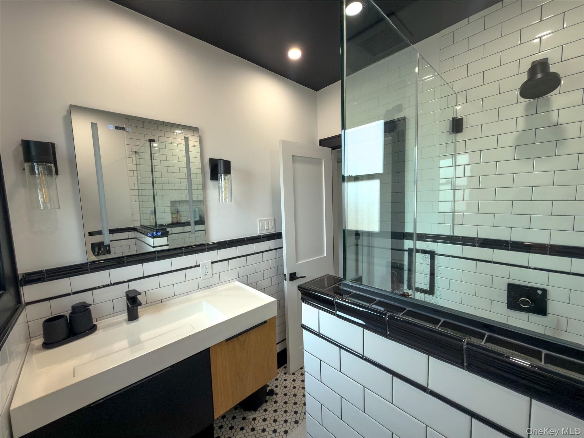 723 W Olive Street thumbnail 9