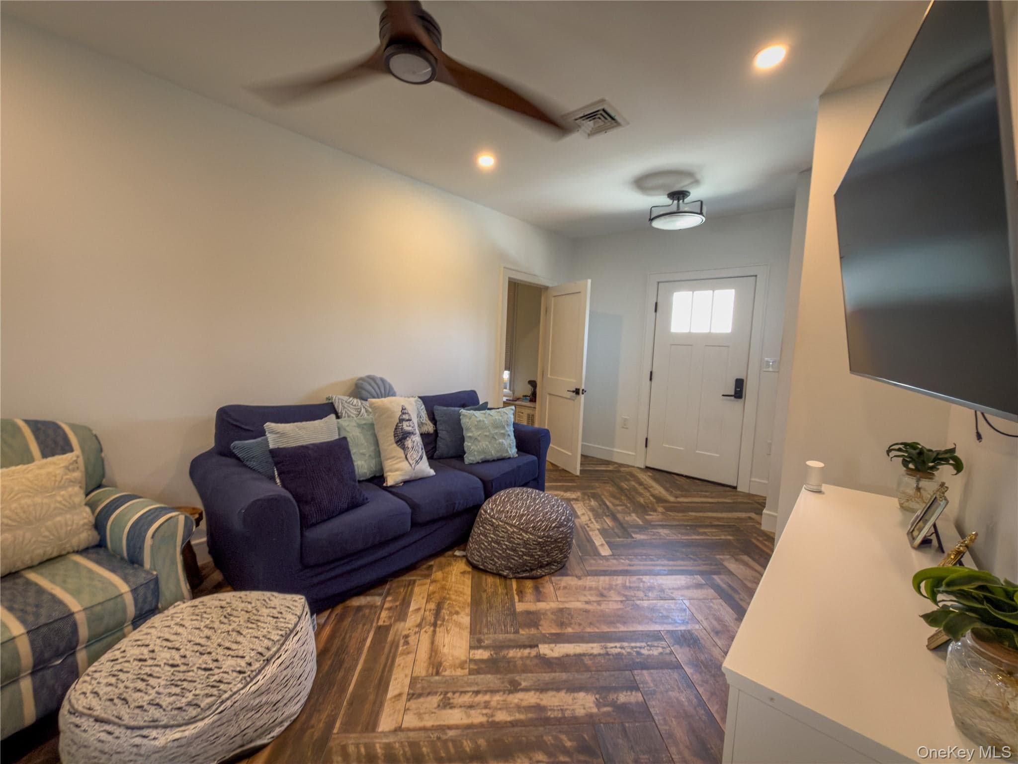 723 W Olive Street thumbnail 5