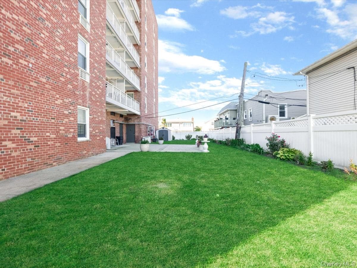 855 E Broadway Unit: 6H thumbnail 23