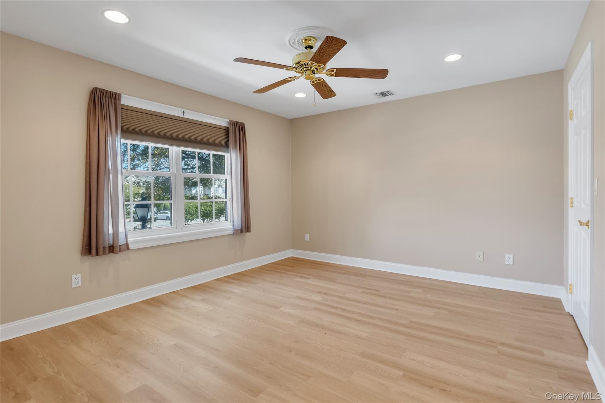 1118 Savoy Drive thumbnail 7