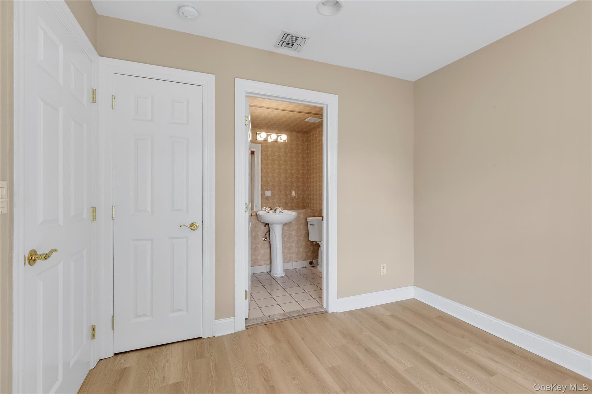 1118 Savoy Drive thumbnail 14