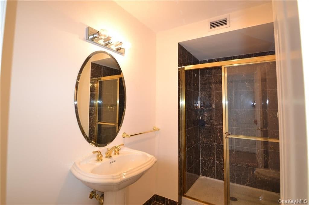 318 Harbor Cove CV Unit: 318 thumbnail 13
