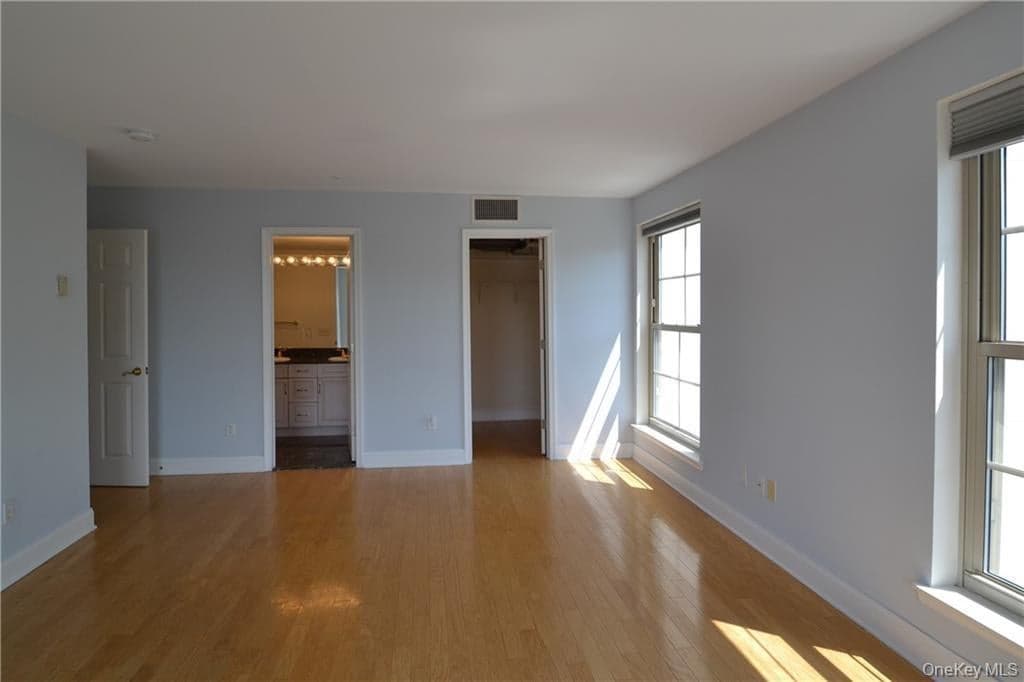 318 Harbor Cove CV Unit: 318 thumbnail 11