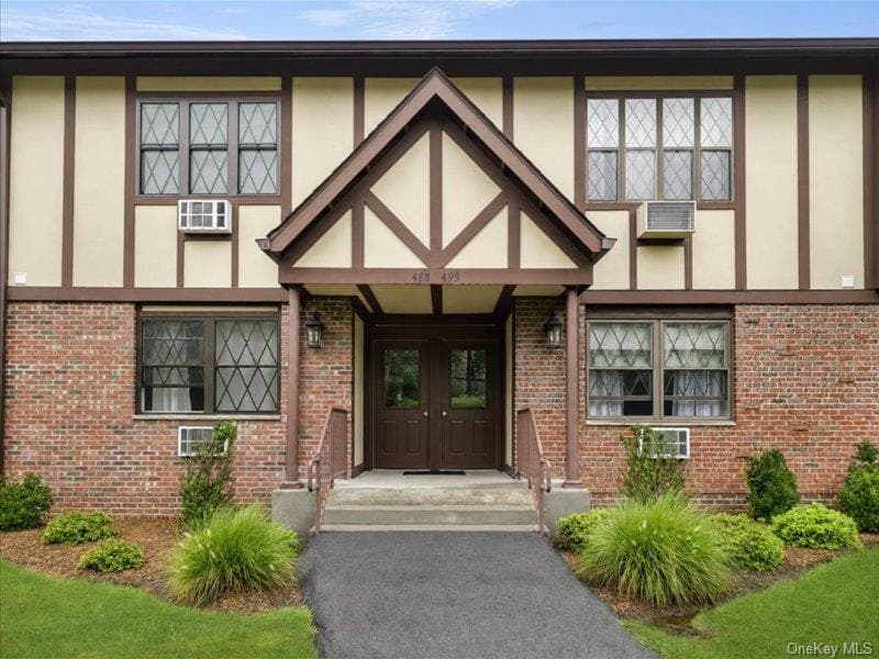 494 Sierra Vista Lane thumbnail 4