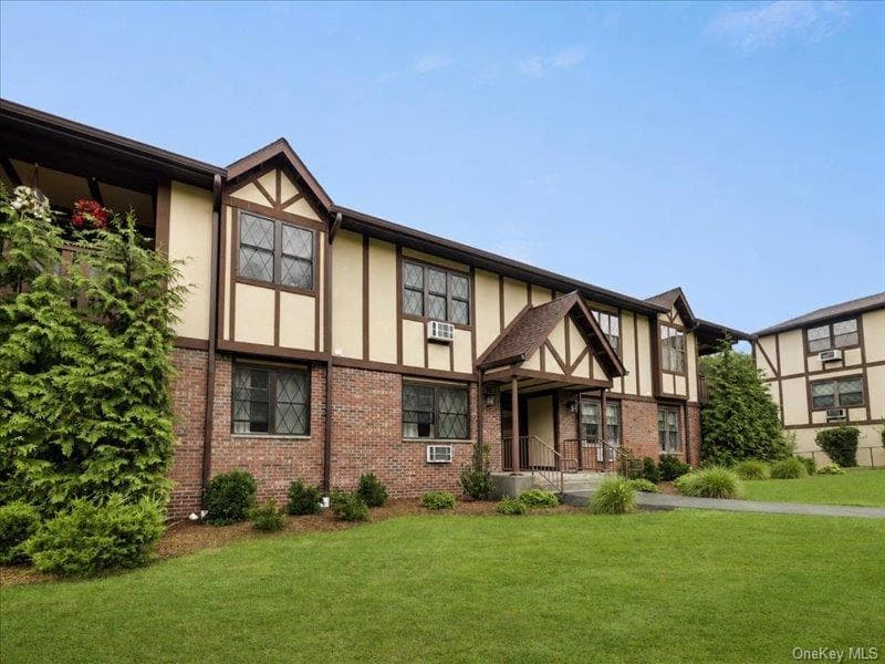 494 Sierra Vista Lane thumbnail 2