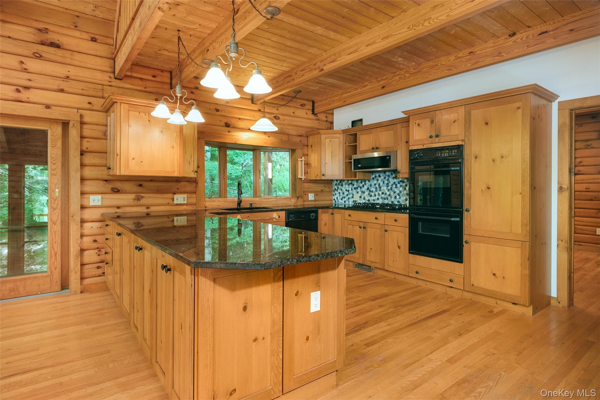 135 Sparrowhawk Lake Road thumbnail 13