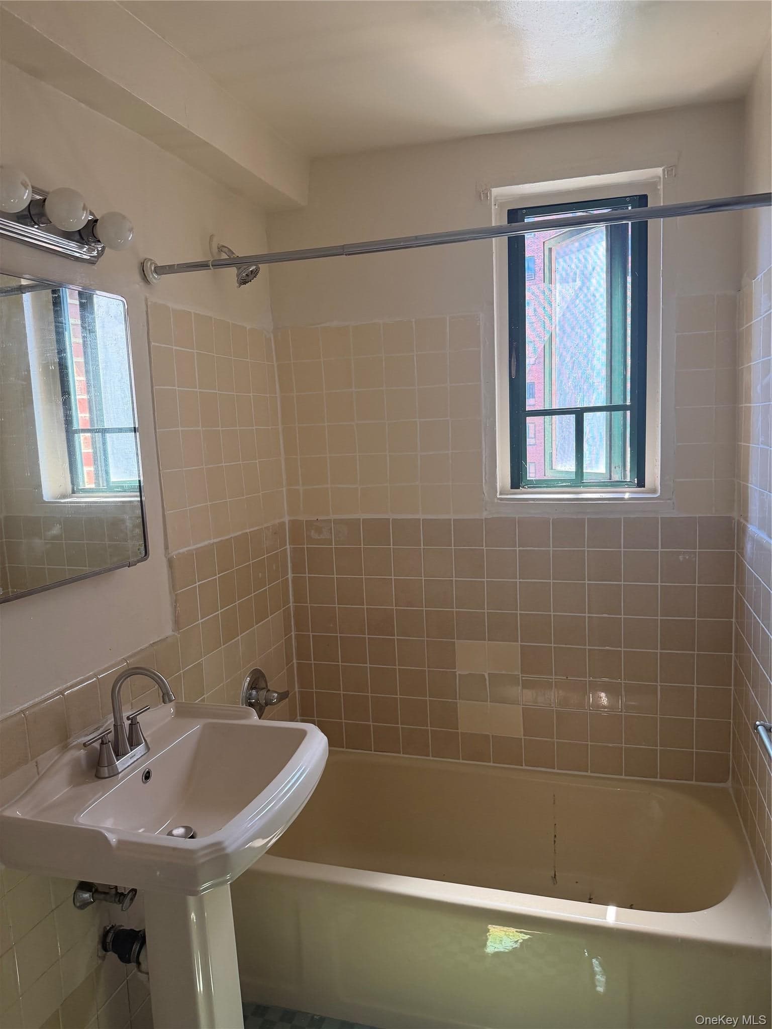 1641 Metropolitan Avenue Unit: 3H thumbnail 5