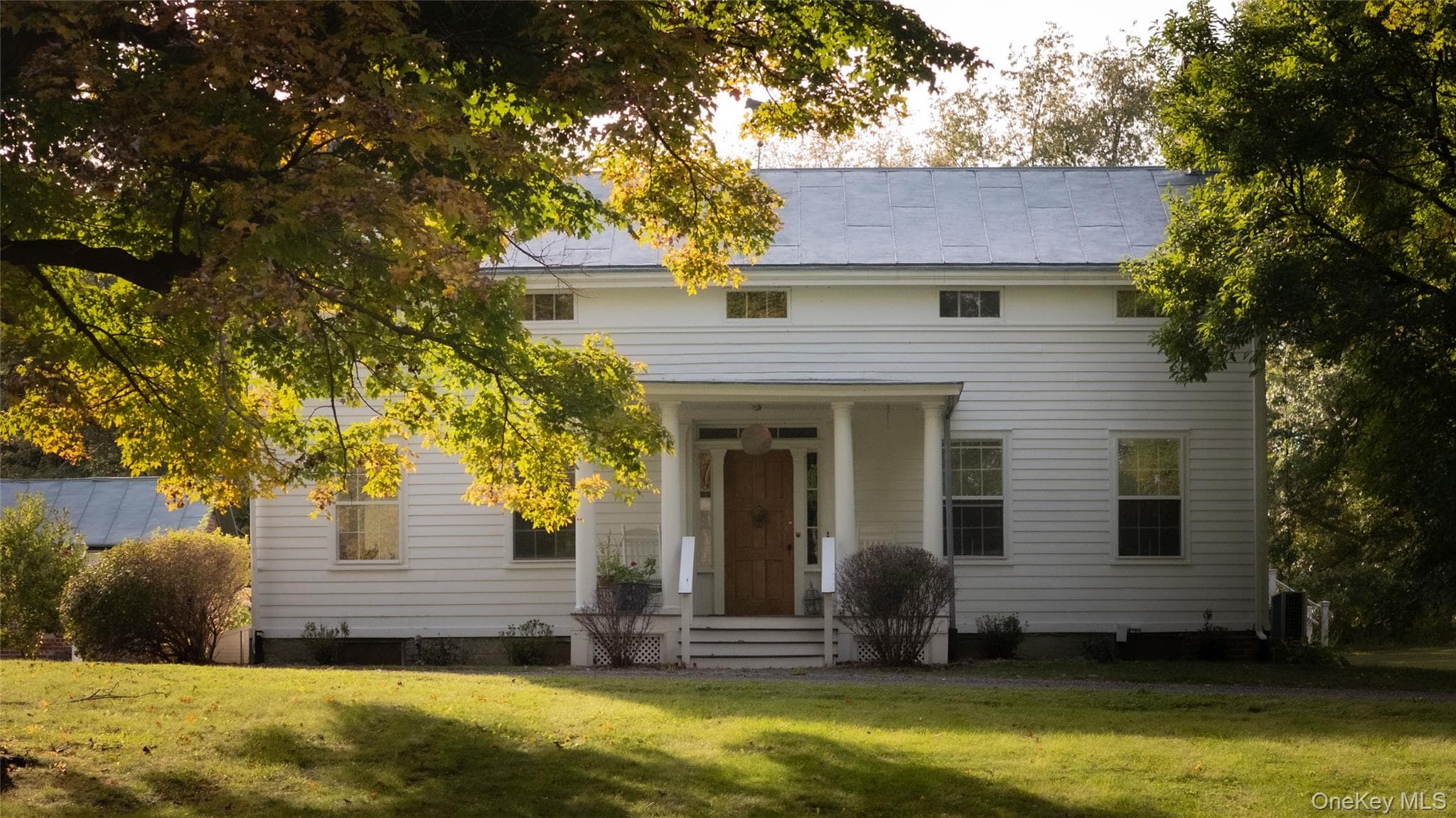 210 Middle Road photo 1