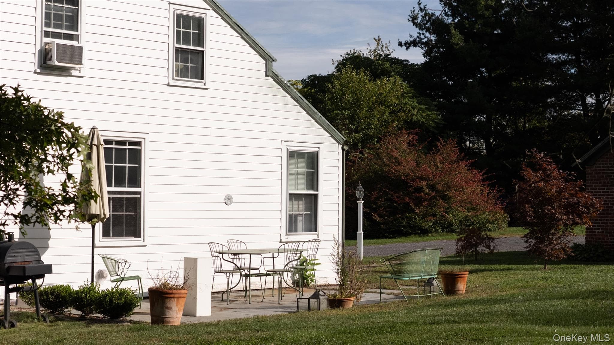 210 Middle Road thumbnail 19