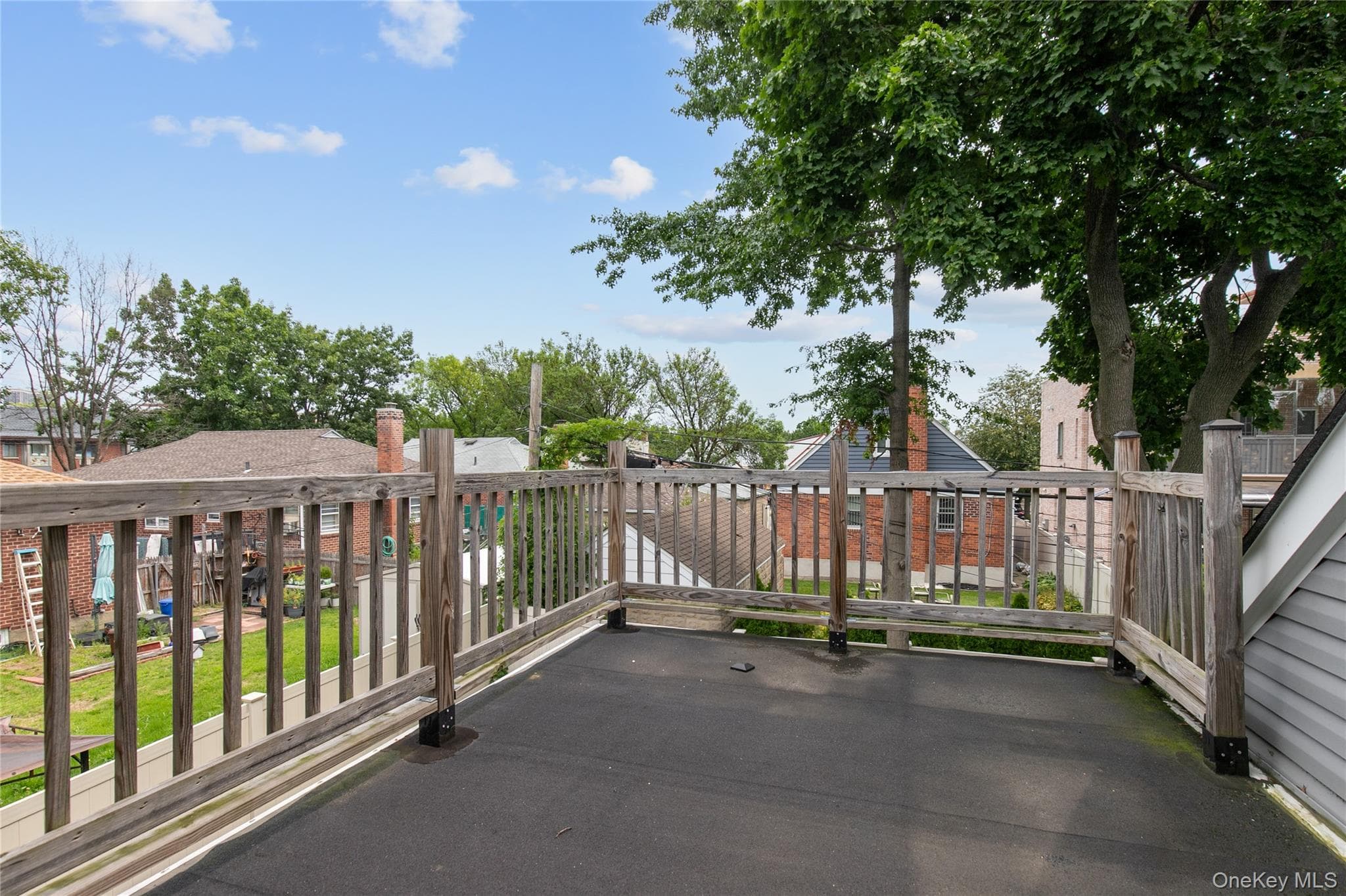 8015 Little Neck Parkway thumbnail 11