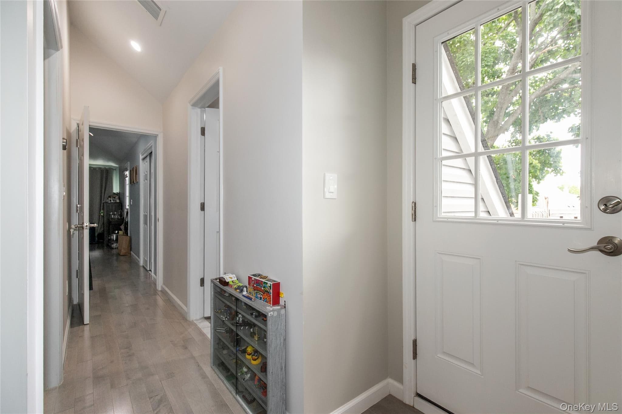 8015 Little Neck Parkway thumbnail 9