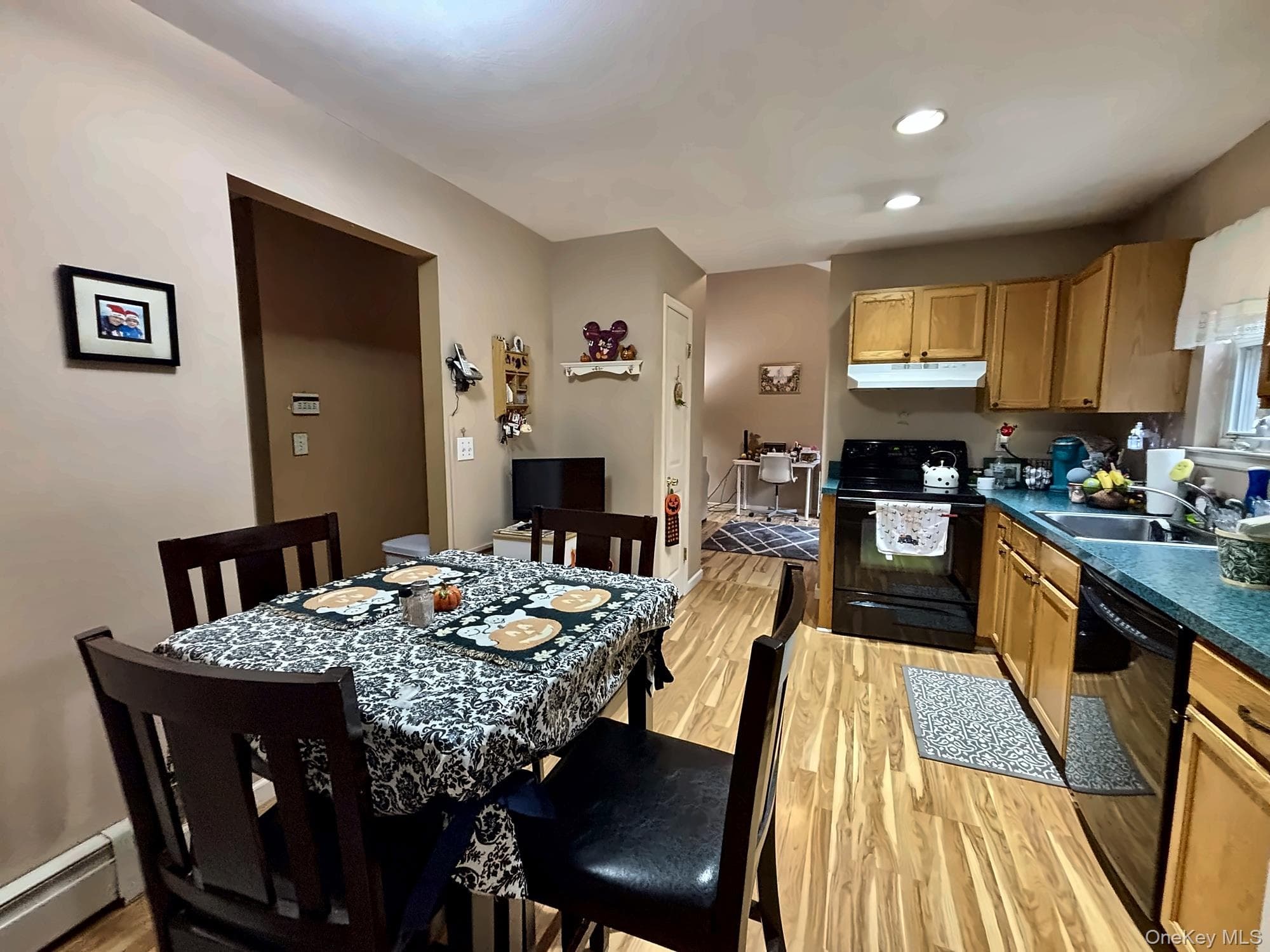 345 Auborn Avenue thumbnail 8