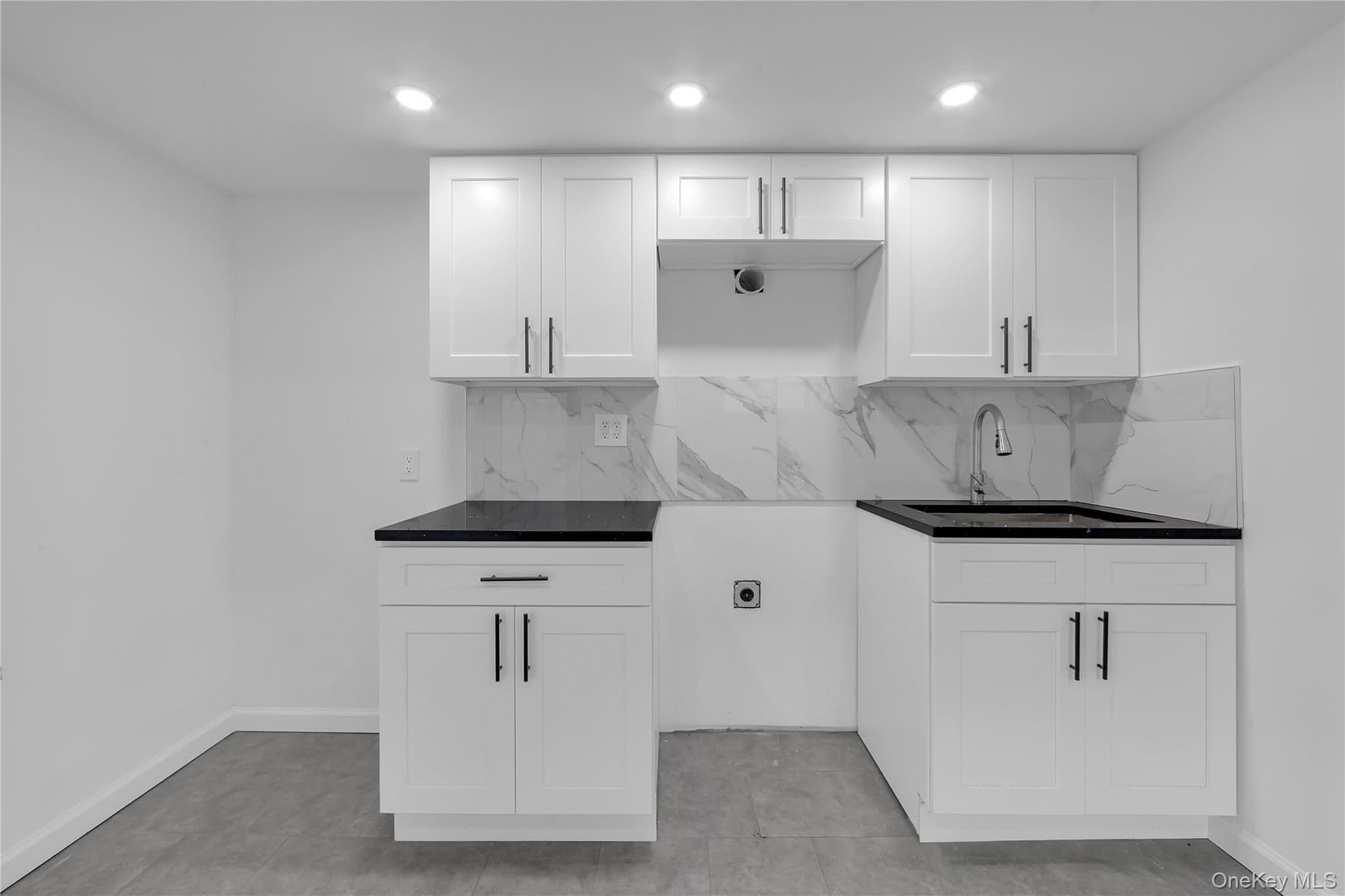 931 E 232nd Street thumbnail 19