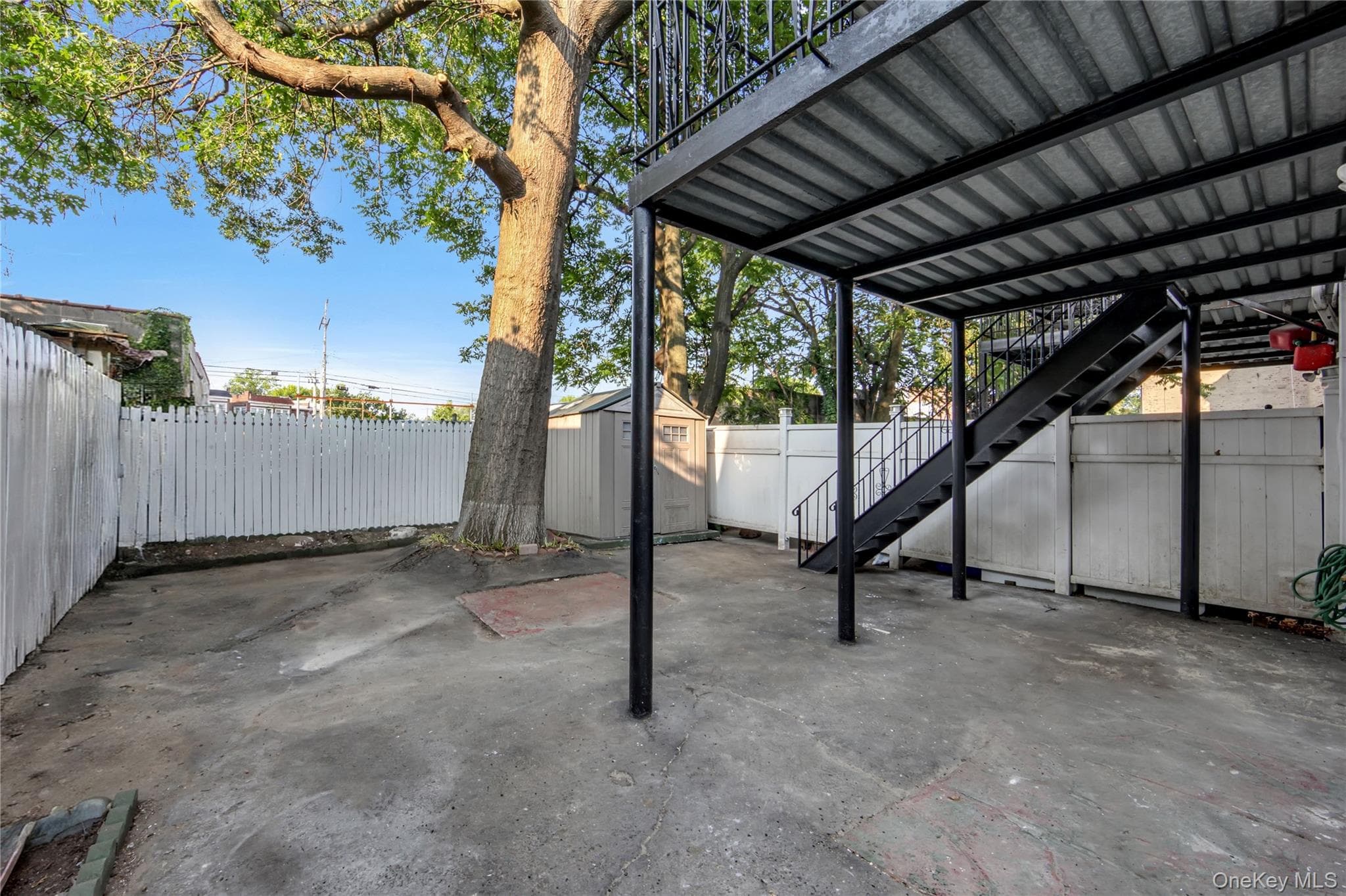 931 E 232nd Street thumbnail 27