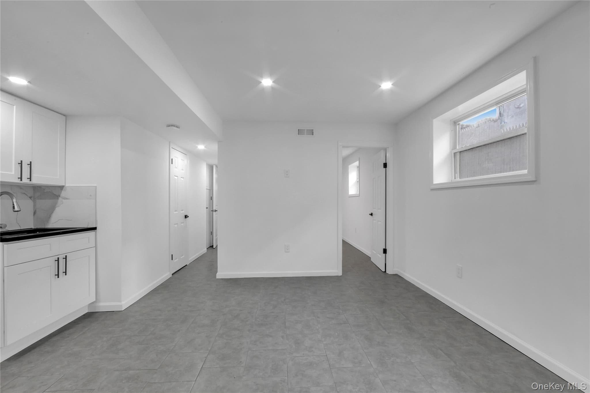 931 E 232nd Street thumbnail 21