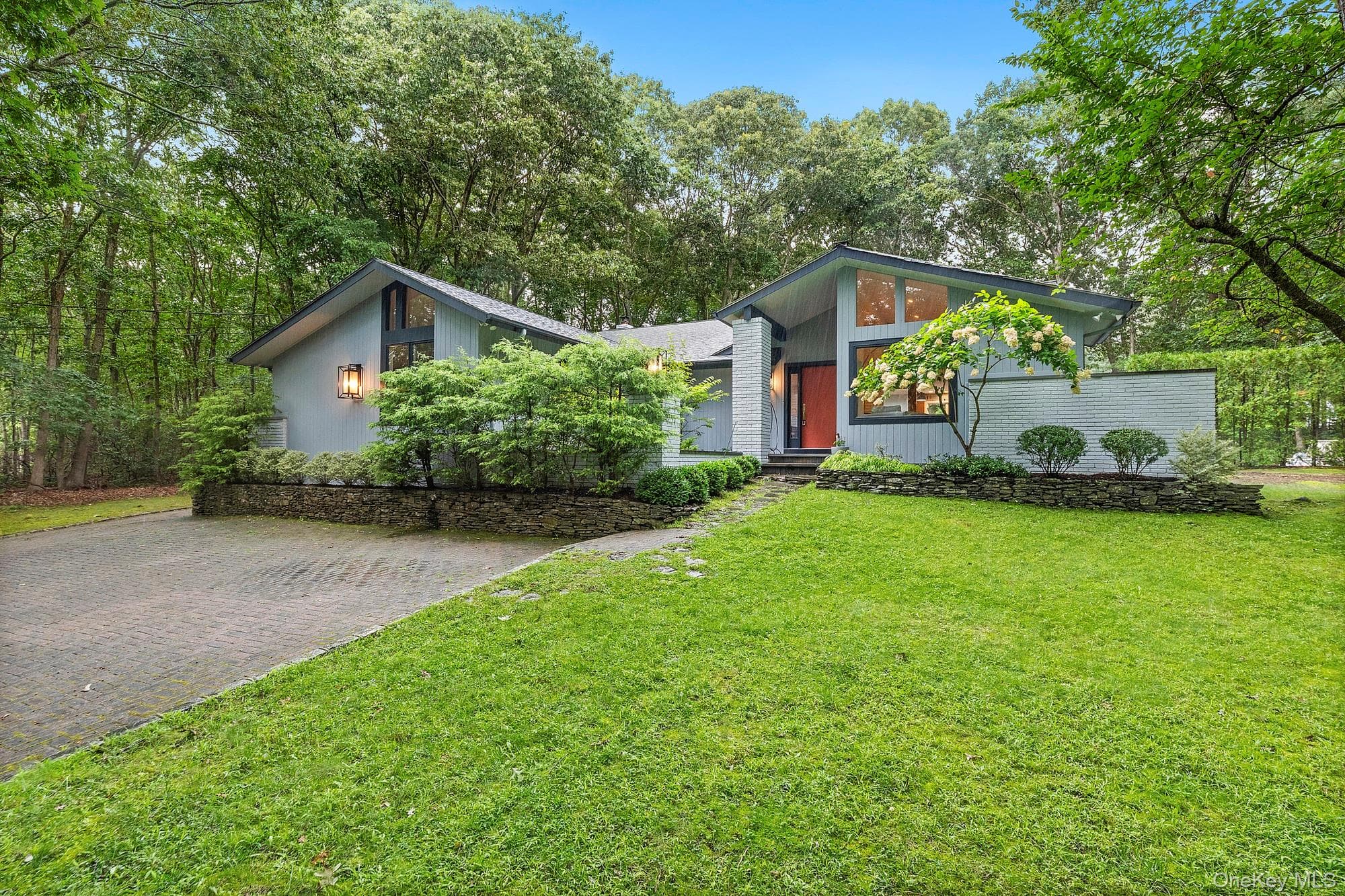 2723 Deerfield Road thumbnail 2
