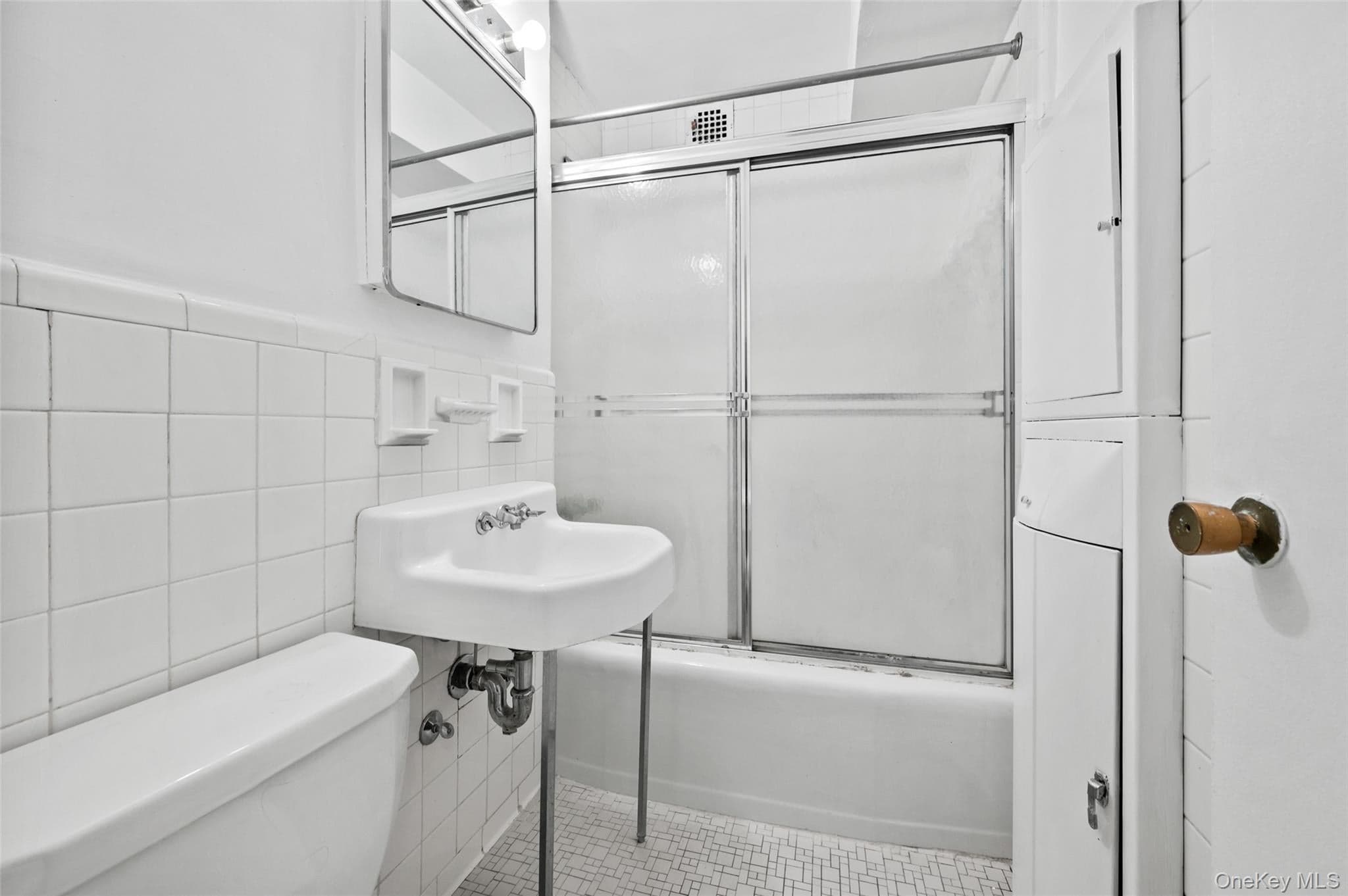 220-55 46 Avenue Unit: 5R thumbnail 12