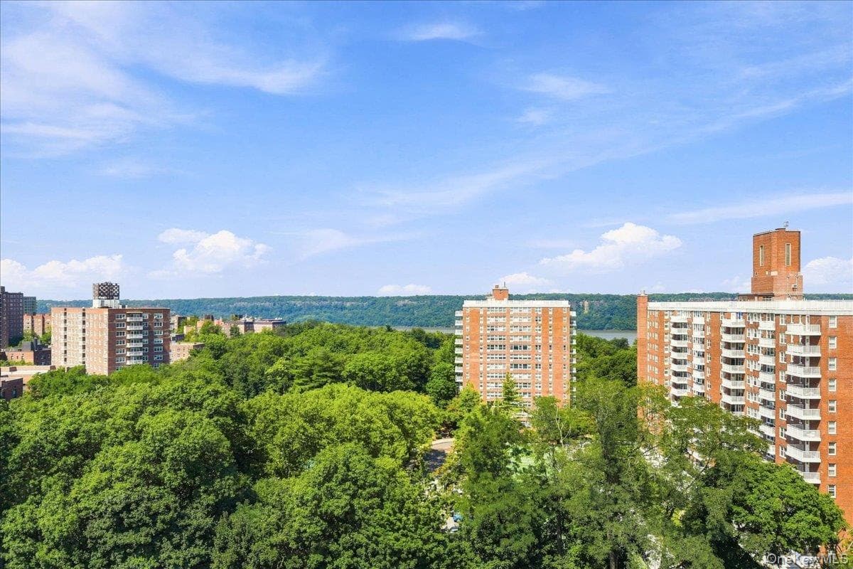 4525 Henry Hudson Parkway Unit: B1212 thumbnail 12