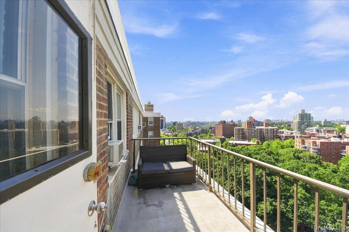 4525 Henry Hudson Parkway Unit: B1212 thumbnail 11