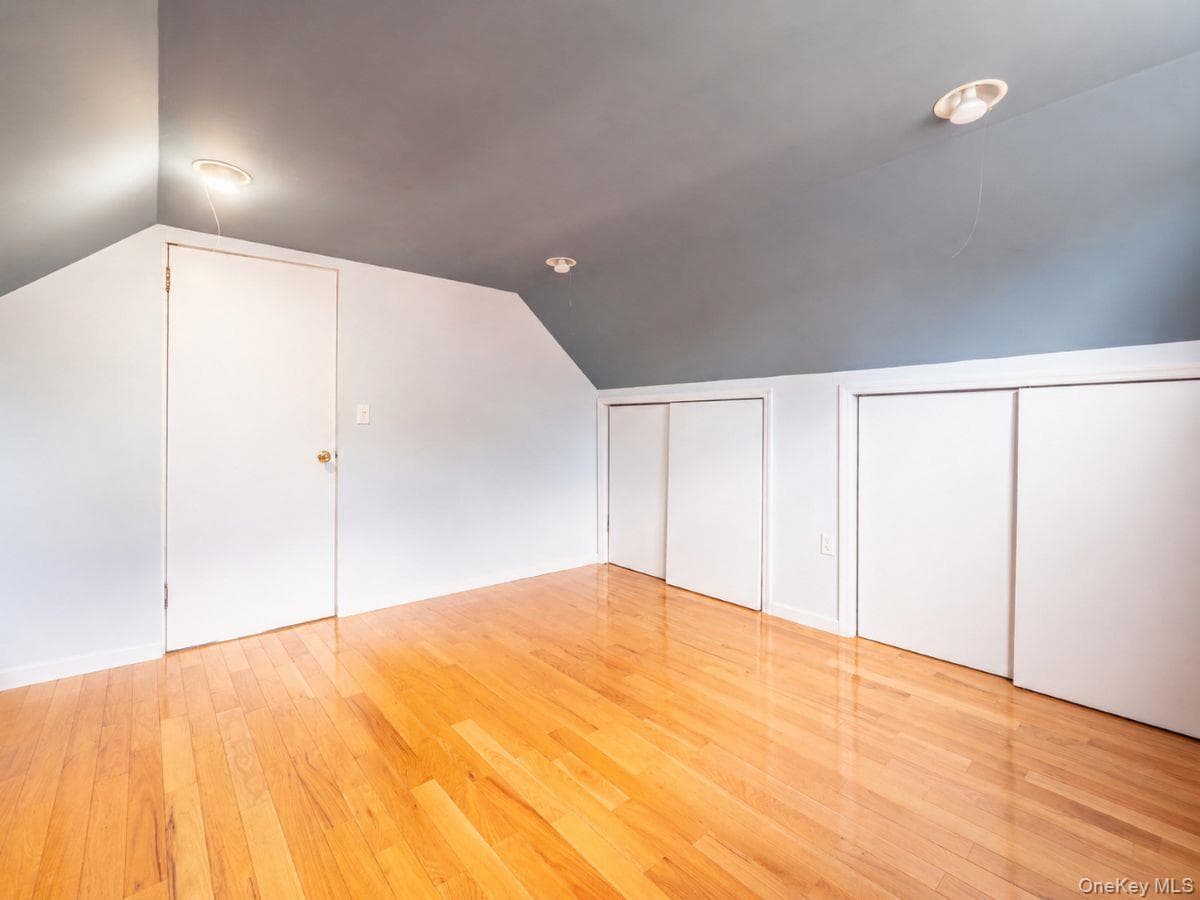 295 Ivy Avenue thumbnail 16