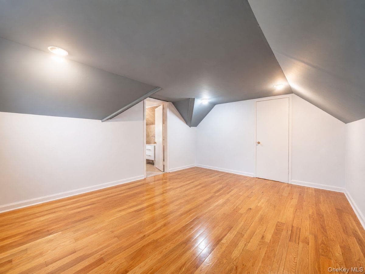 295 Ivy Avenue thumbnail 18