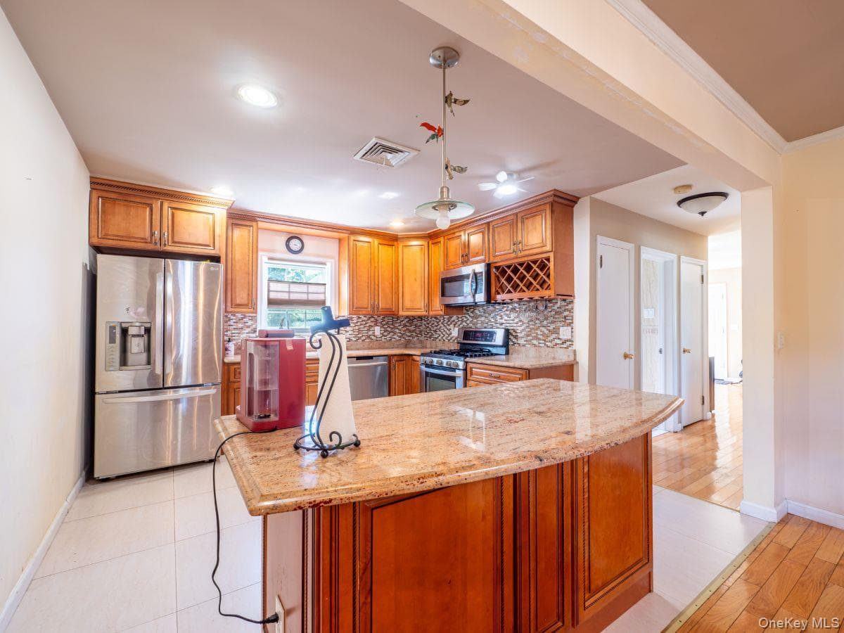 295 Ivy Avenue thumbnail 8