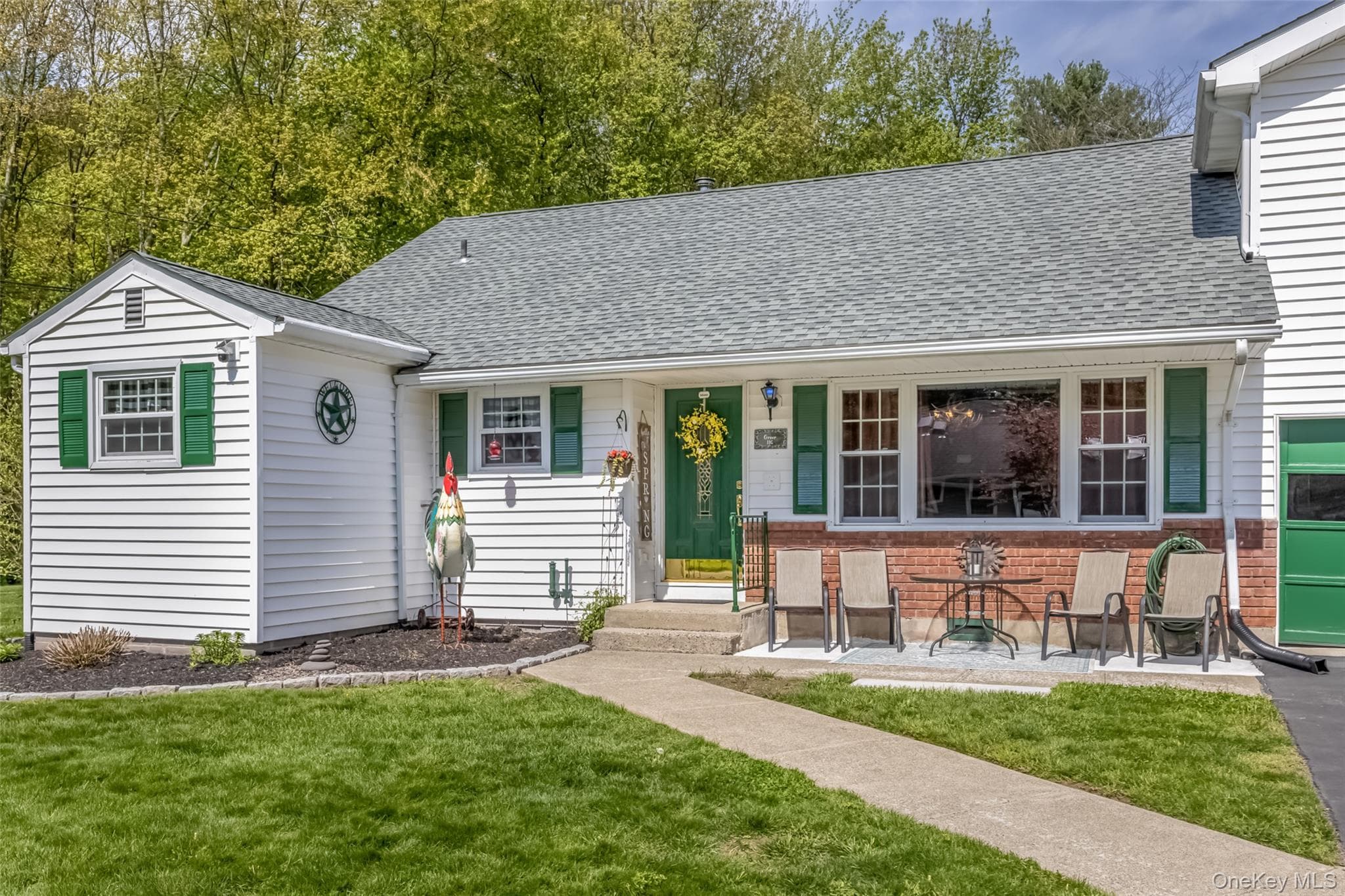 110 Cottontail Lane thumbnail 2