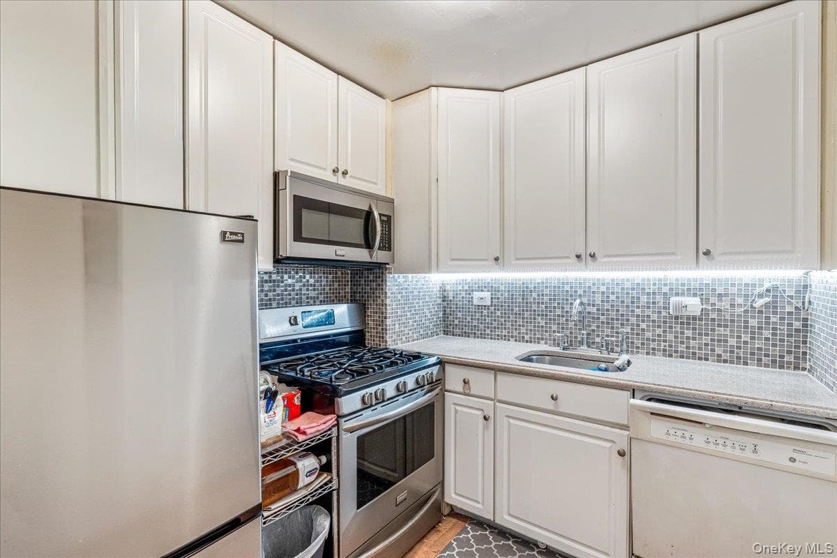 18-05 215th Street Unit: 8B thumbnail 9