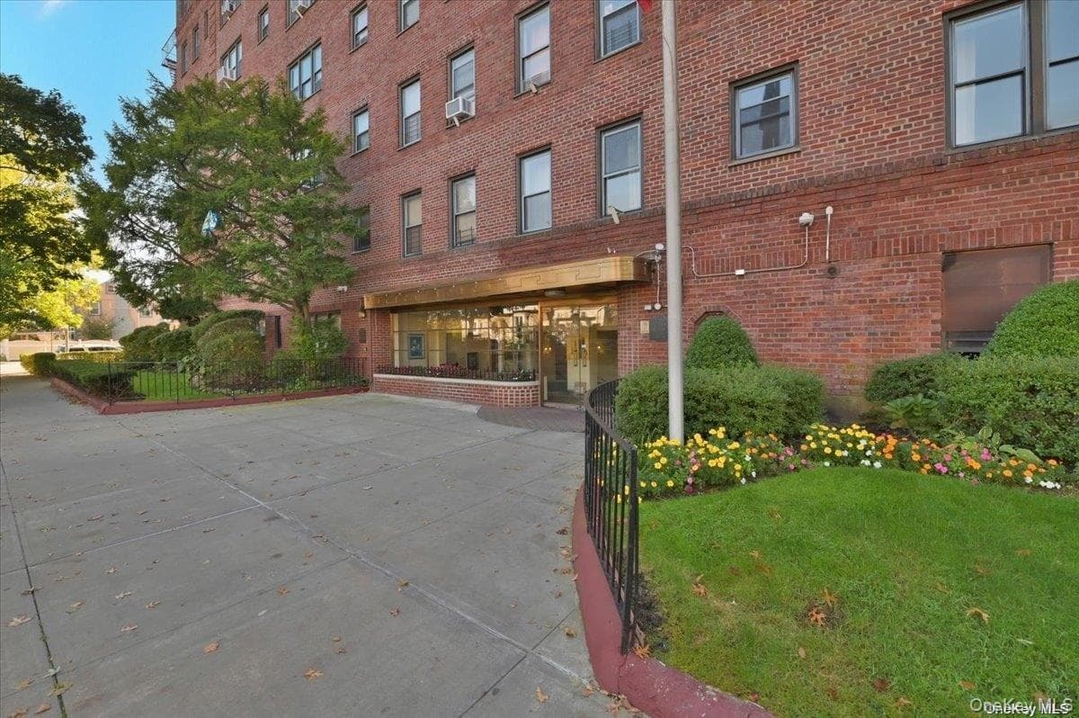 143-50 Hoover Avenue Unit: 219 thumbnail 2