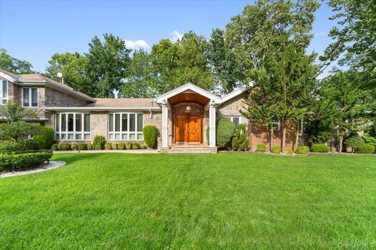 15 Hillcrest Drive thumbnail 2